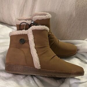 Earth Tan Winter Boots NWT